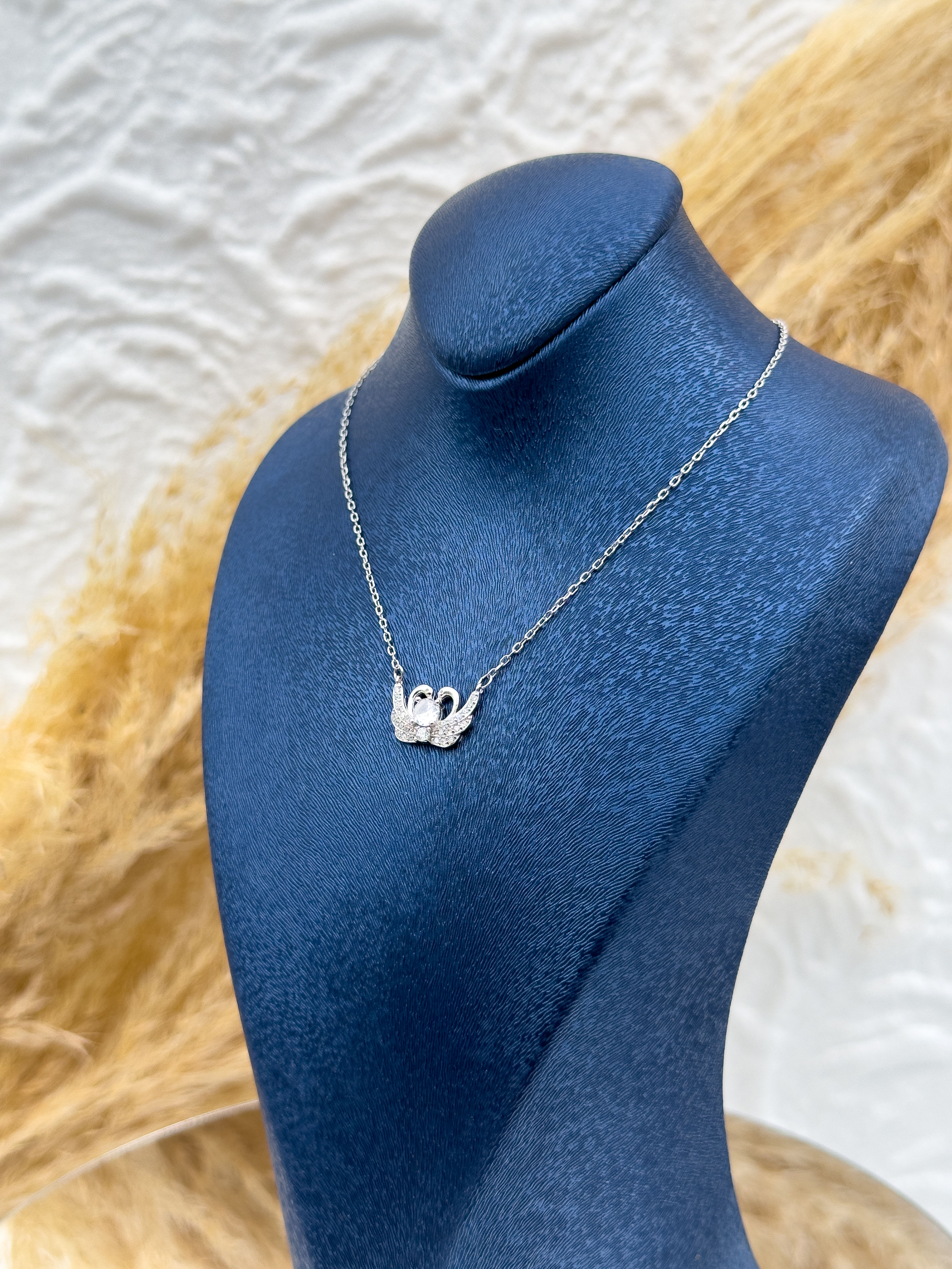 925 Ayar Gümüş Kuğu Modeli Aşk Kadın Kolye – Özel Tasarım, Hediyelik